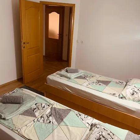 Yugo Apartamento