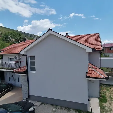 Yugo Apartment